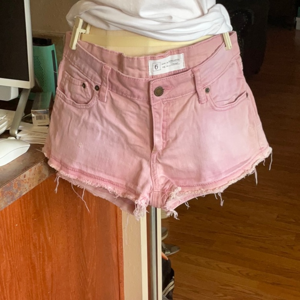Unbranded Pink Distressed Lowrise Jean shorts in Size 6, Preowned
